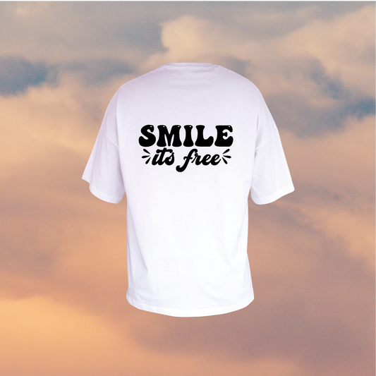 Camiseta oversize - Smile its free